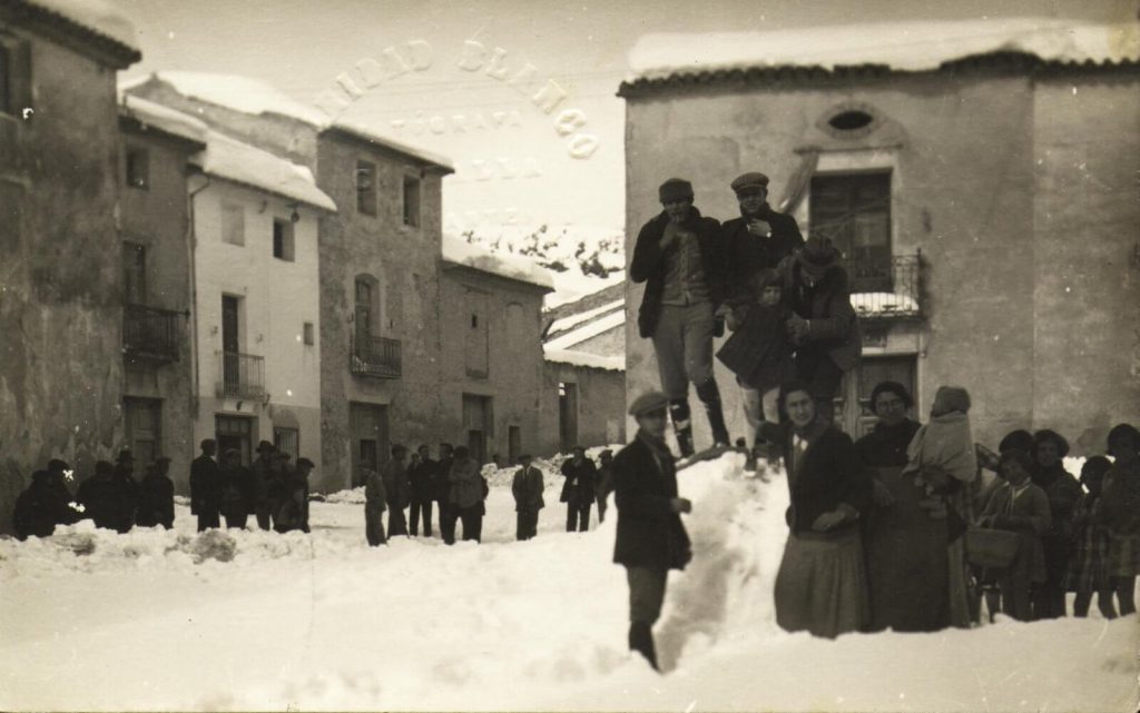 nevada a la plaça del carreter en castalla