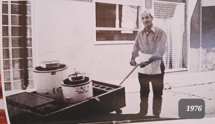el tio Farina amb el carret del gelat